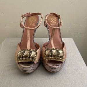 Vince Camuto 6.5 Blush/Reptile 5” Platform Heels w/Crystals